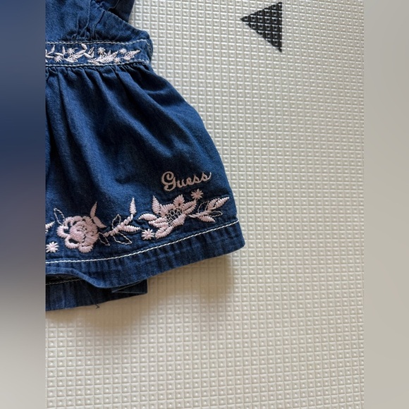 Guess|Baby girl Denim Dress with Pink floral Embroidery,vintage style•3-6 months - Picture 2 of 4
